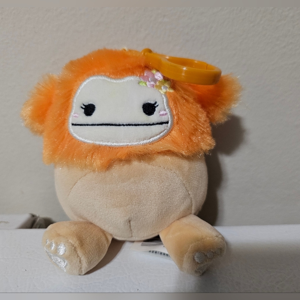Squishmallow 3.5in Clip Shasta the orange Bigfoot with head flower - Picture 1 of 6